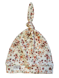 Knoopmutsje kleine bloemetjes ribtricot