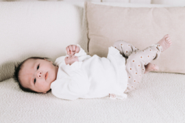 Newborn set caramel hartjes met ecru ruffleshirtje