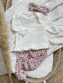 Newborn set bloemetjes met ecru ruffleshirtje