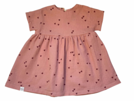 Hydrofiel jurkje met hartjes blush
