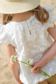 Broderie bloemen ruffletop