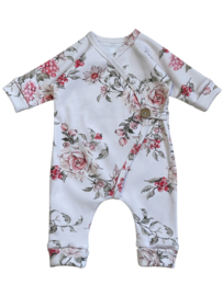 Overslagboxpakje van ribtricot met bloemen