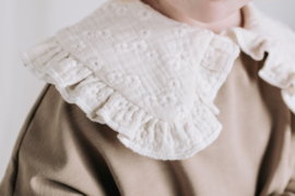 Oversized sweater met rufflekraag taupe