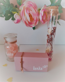 Droogbloemen in proefbuisje - roze en wit