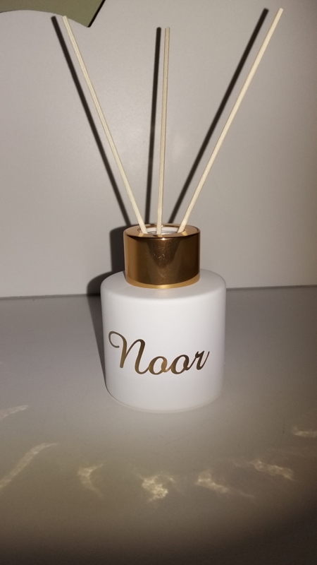 Wit parfumflesje cylinder - gouden dopje