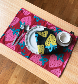 Hand- / Theedoek / Placemat Strawberry Red Atsuko Matano