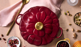 Campagnard Bloesem Garnet Le Creuset