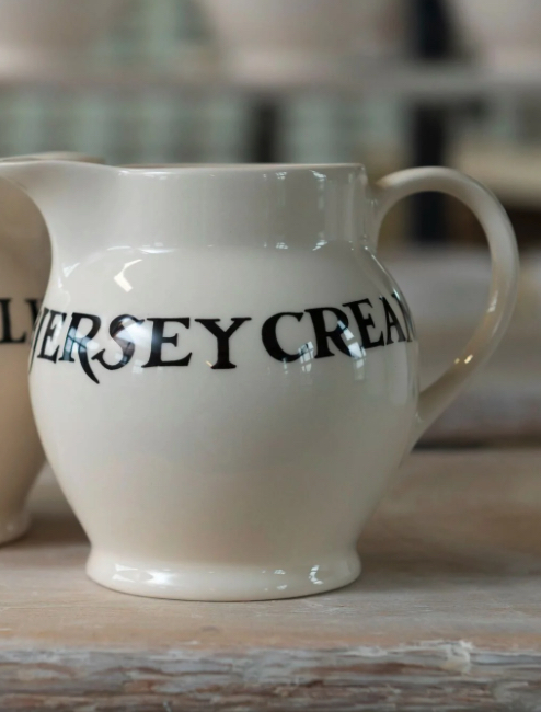 ½ Pint Kan Jersey Cream Black Toast Emma Bridgewater