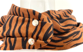 Brun med tigerstriber