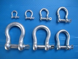 Galvanised bow shackles