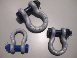 High-tensile steel bow shackles with safety pin