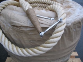 Tapering and whipping of 64 mm fender rope