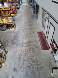 climbing net 2 * 5 metres with 9-gauge point sleeves and rings on top