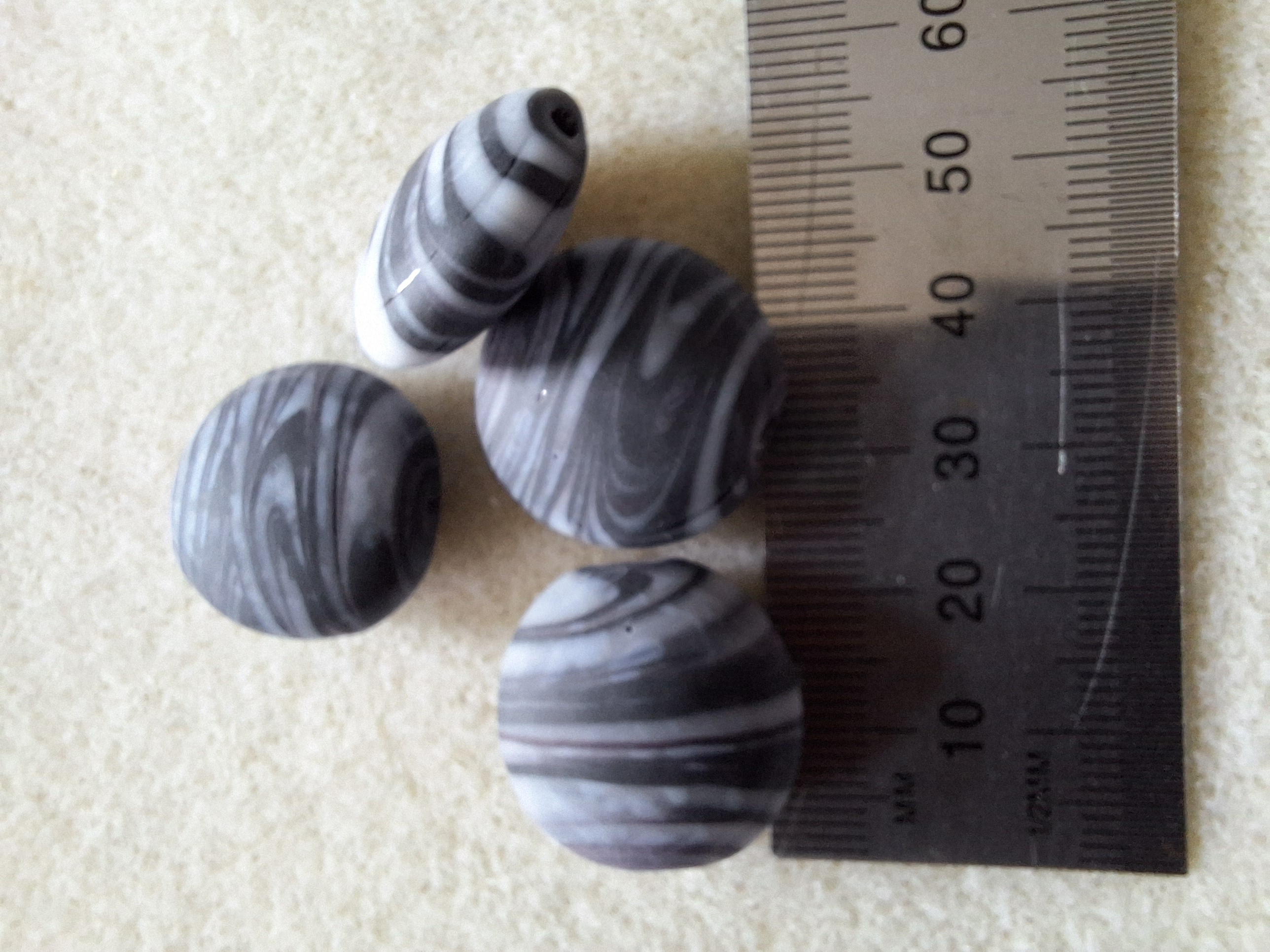104 zwart wit gestreept groot