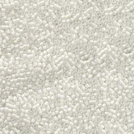 DB0066 - Lined White AB