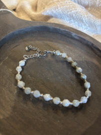 Edelsteen armband lichtgroen Mala
