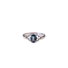 Witgouden ring London Blue Topaas Trefoil