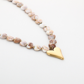 Beige kralen ketting goud hart