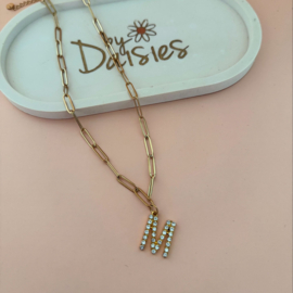 Ketting met initiaal steentjes