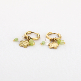 Oorbellen stainless steel goud met bloem en kralen groen