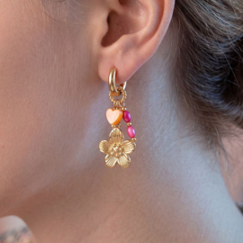 Oorbellen stainless steel goud met bloem en kralen