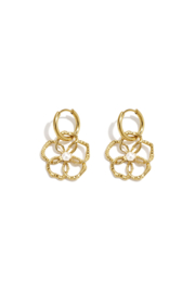 Oorbellen stainless steel goud met bloem en parel