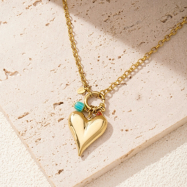 Ketting met groot hart en kralen