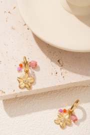 Oorbellen stainless steel goud met bloem