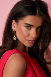 Stainless steel oorbellen goud met kralen en bloem bruin