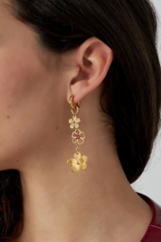 Oorbellen met bedel bloem roze