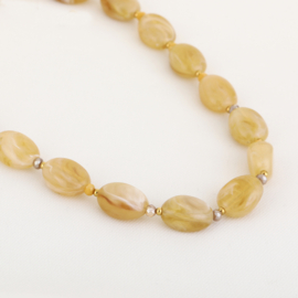 Grote kralenketting beige