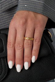 Ringen met bloemen