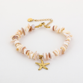 Kralenarmband zeester beige