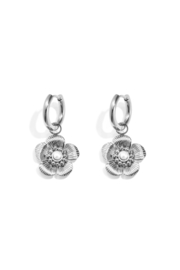 Stainless steel oorbellen zilver en goud met bloem parel