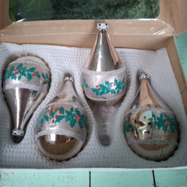 Vintage kunststof kerstballen