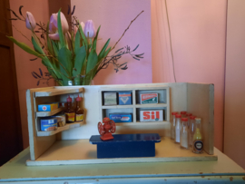 Winkeltje met boodschappen