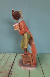 BEELD – clown – kunsthars – Clown, jongleren met kopjes en taart