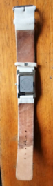 Horloge – MERKLOOS, wit lederen band