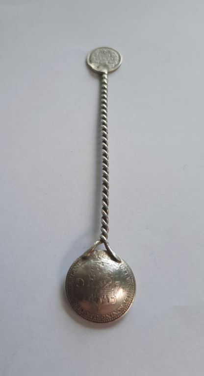 Lepeltje – Wilhelmina, zilver, 10 cent 1941 – halve gulden ca. 1929 – 1940-1945 (2)