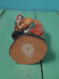 BEELD – clown – hout – Clown met hoepel en hond