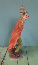 BEELD – clown – kunsthars – Clown, jongleren met kopjes en taart