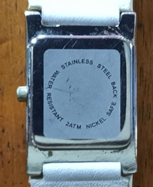 Horloge – MERKLOOS, wit lederen band