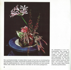 Bloemen schikken met weinig bloemen – KATINKA HEDRICHS - 1972