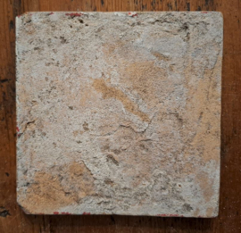 Antieke tegel – Delft - vogel, hoekmotief franse lelie – ca. 1640