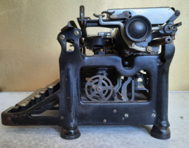 Typewriter – UNDERWOOD 6-11 –1933