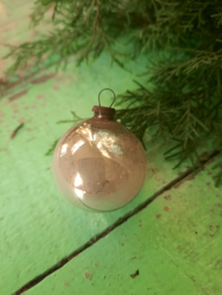 Zilveren kerstballetje