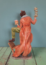 BEELD – clown – kunsthars – Clown, jongleren met kopjes en taart