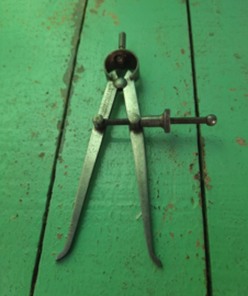 vintage steekpasser - MILLERS FALLS CO.