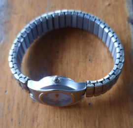 Horloge – MERKLOOS, elastische metalen band, zilver met goud