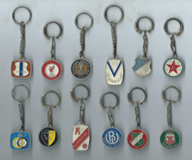 sleutelhangers - voetbal – 12 stuks – jaren ‘60